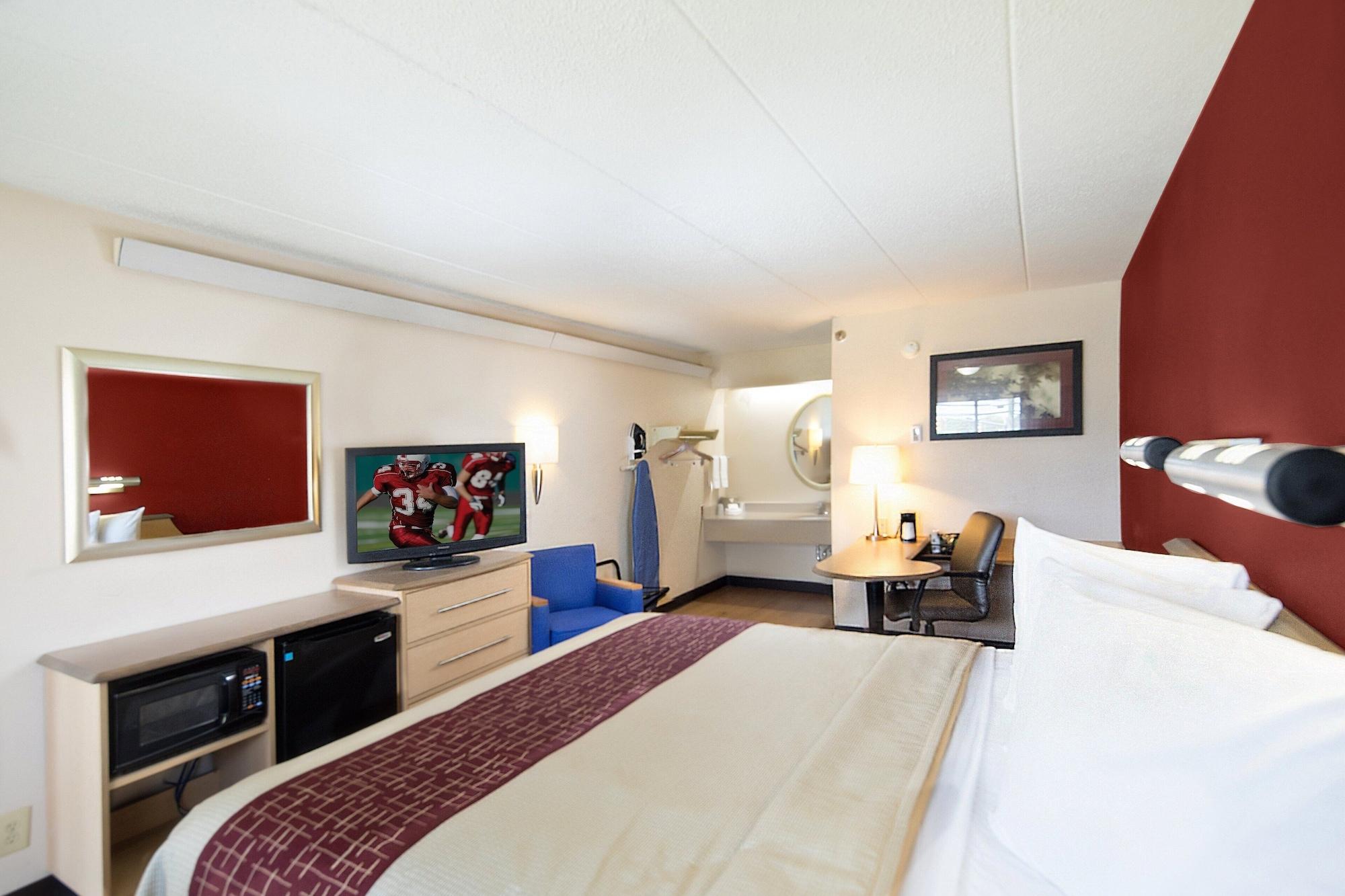 Red Roof Inn Cincinnati Northeast - Блу-Аш Екстер'єр фото