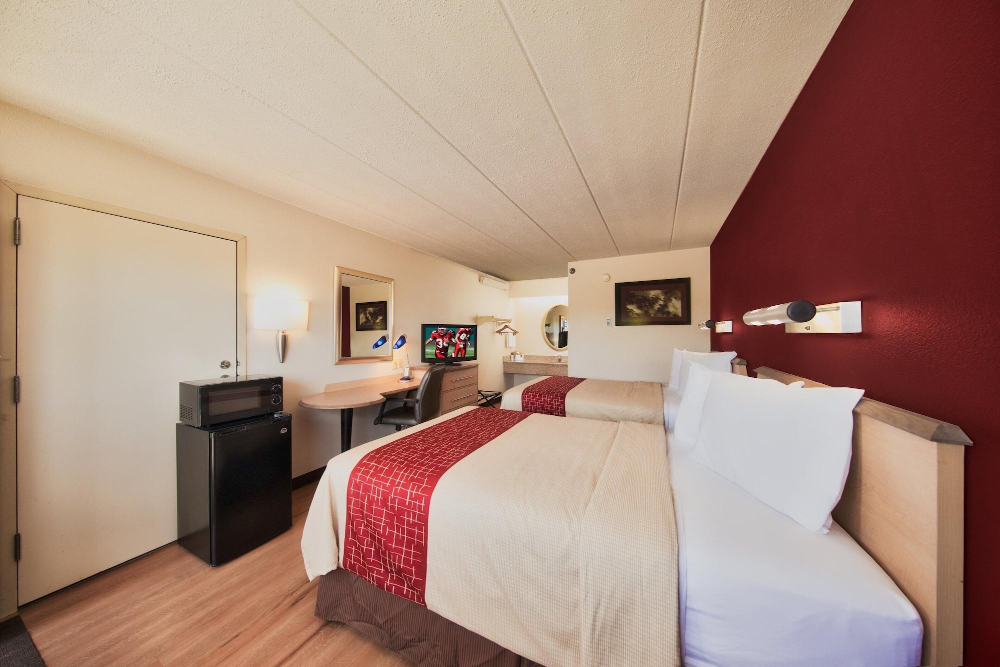 Red Roof Inn Cincinnati Northeast - Блу-Аш Екстер'єр фото