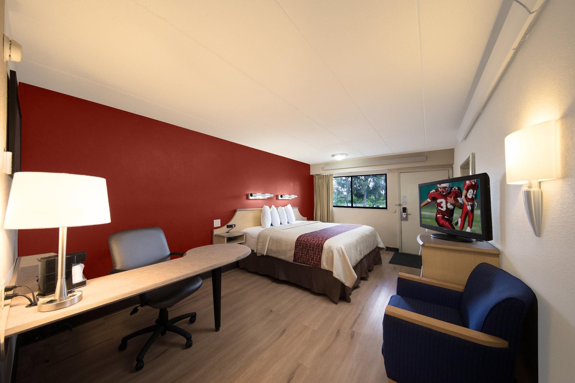 Red Roof Inn Cincinnati Northeast - Блу-Аш Екстер'єр фото