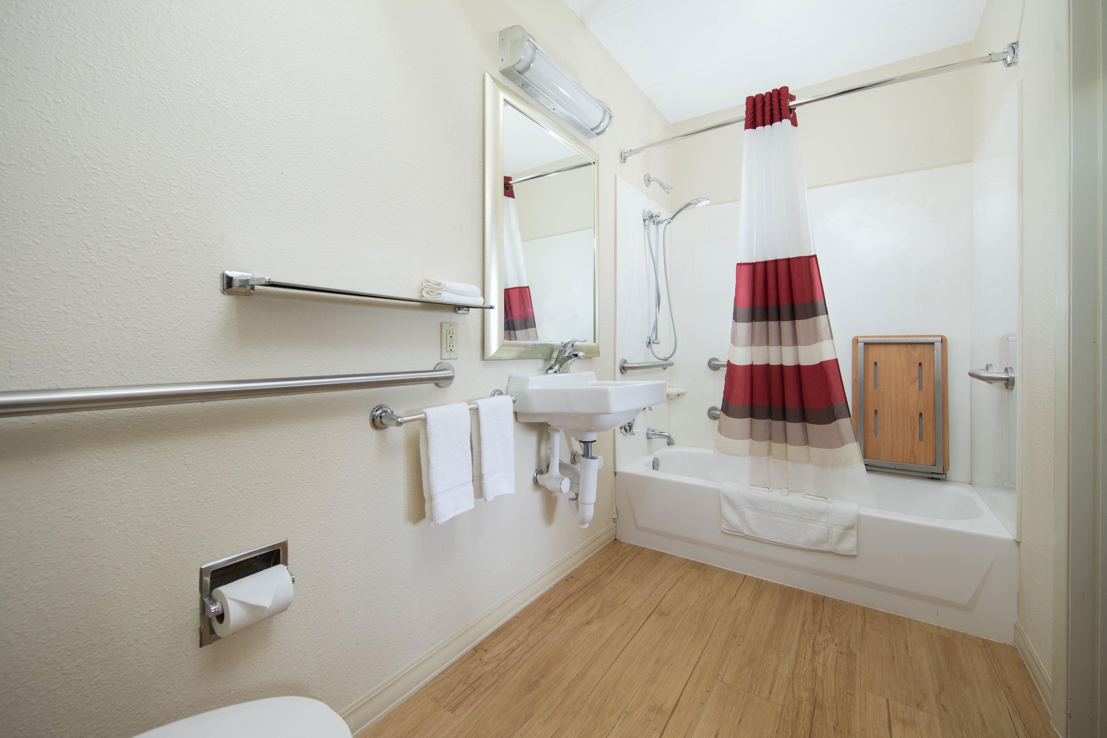 Red Roof Inn Cincinnati Northeast - Блу-Аш Екстер'єр фото