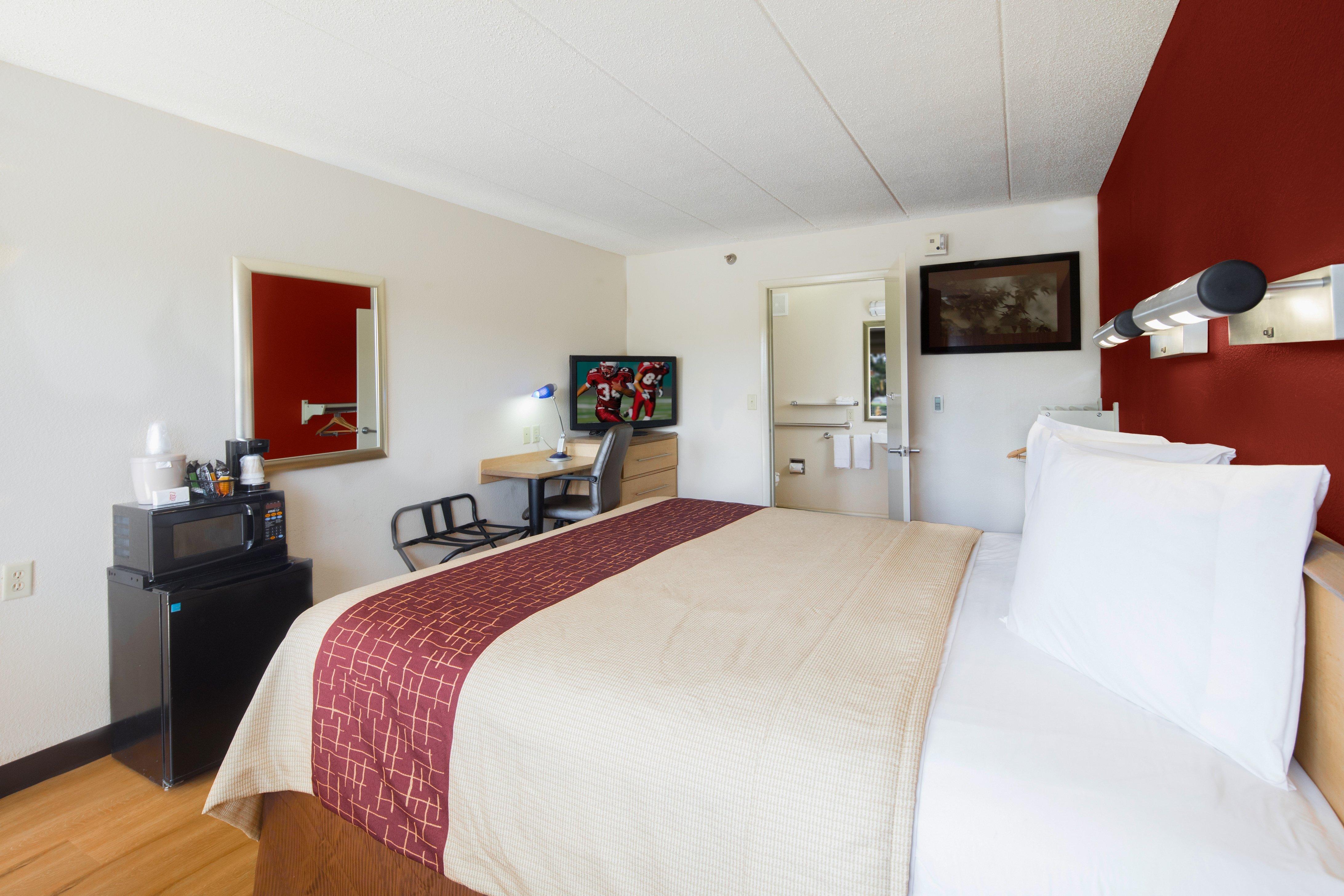 Red Roof Inn Cincinnati Northeast - Блу-Аш Екстер'єр фото