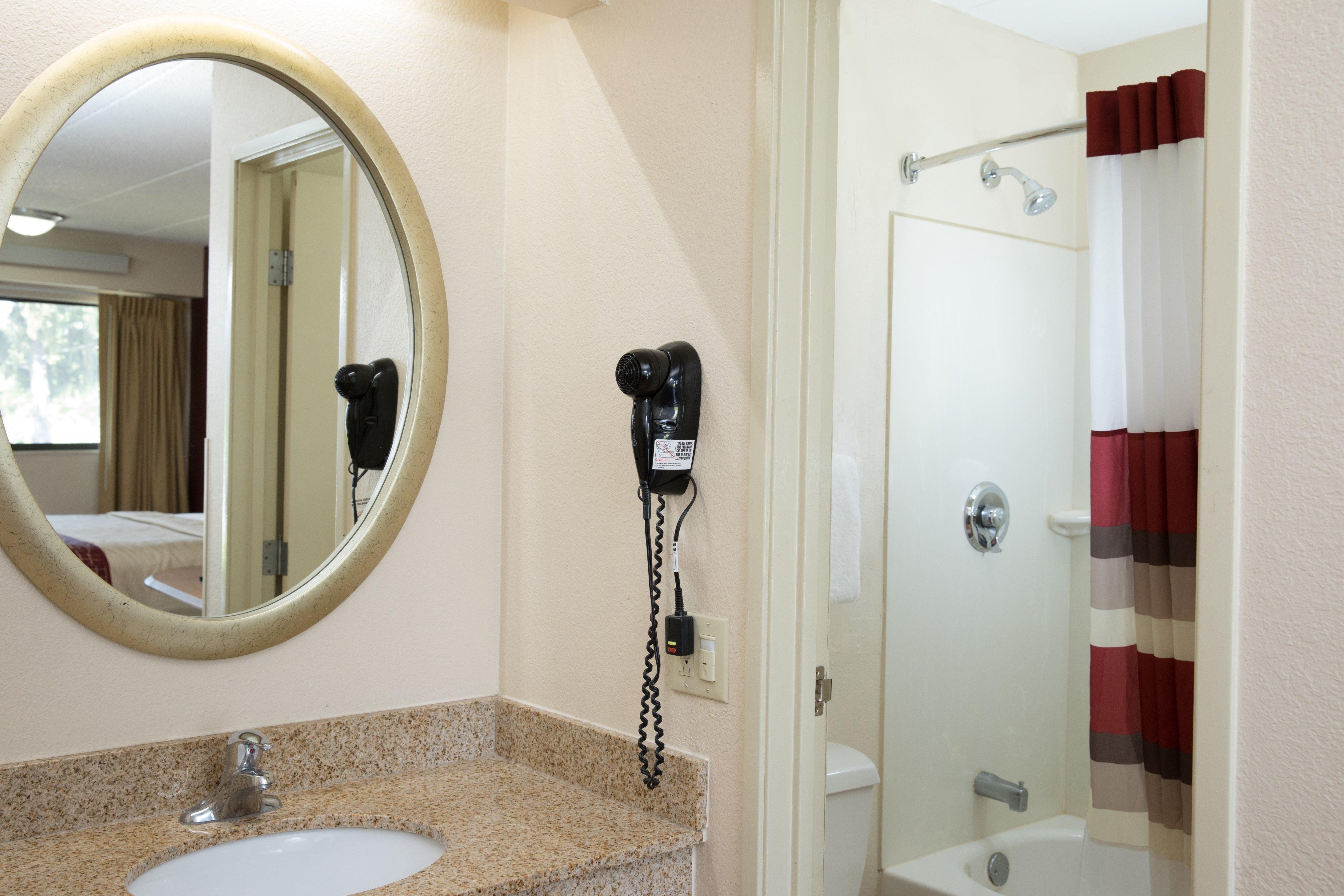 Red Roof Inn Cincinnati Northeast - Блу-Аш Екстер'єр фото