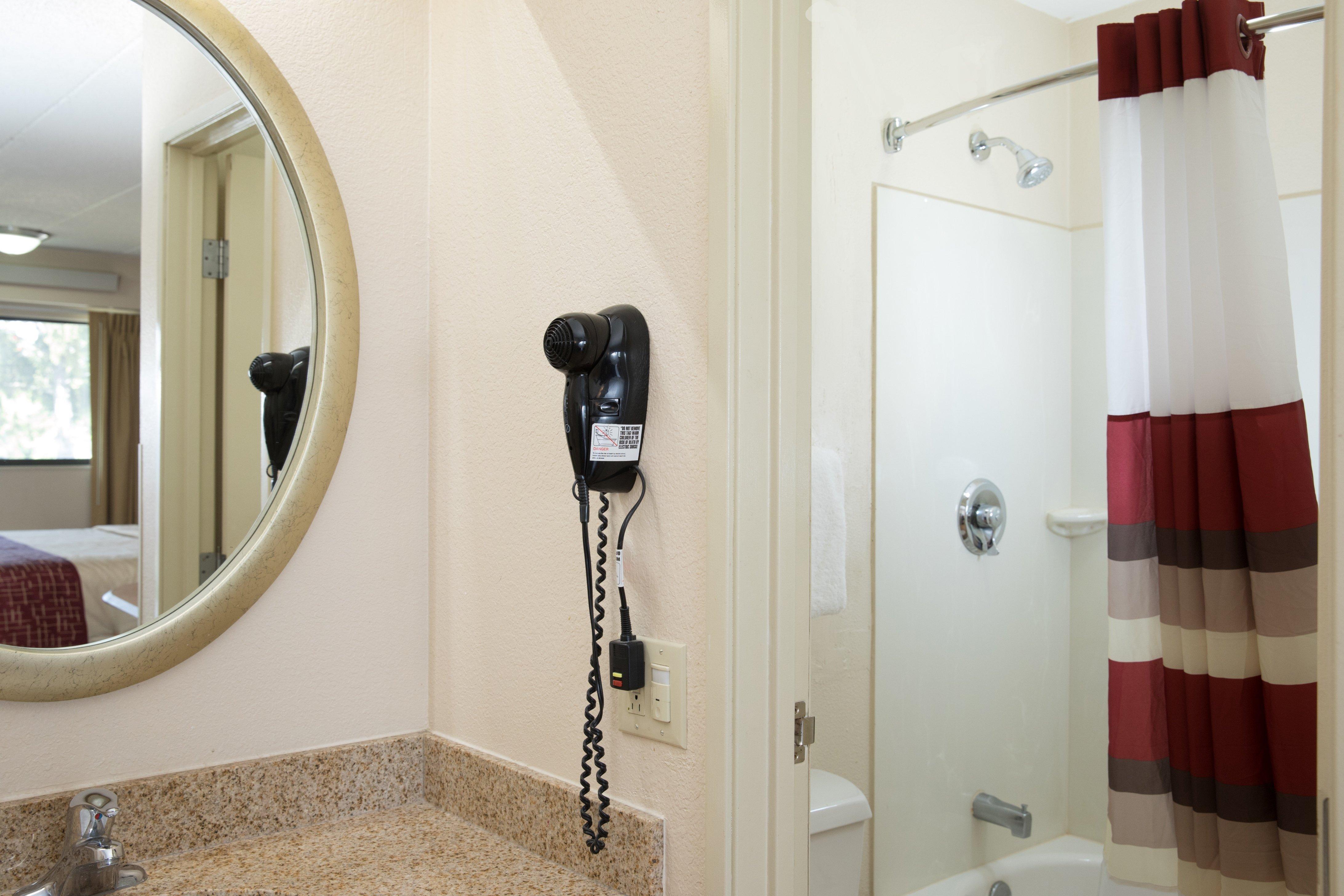 Red Roof Inn Cincinnati Northeast - Блу-Аш Екстер'єр фото
