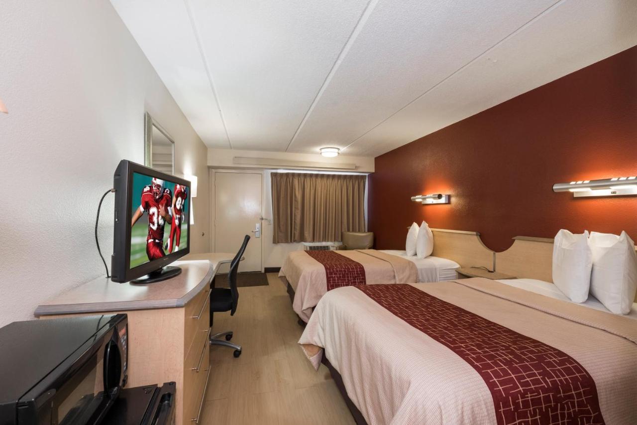 Red Roof Inn Cincinnati Northeast - Блу-Аш Екстер'єр фото