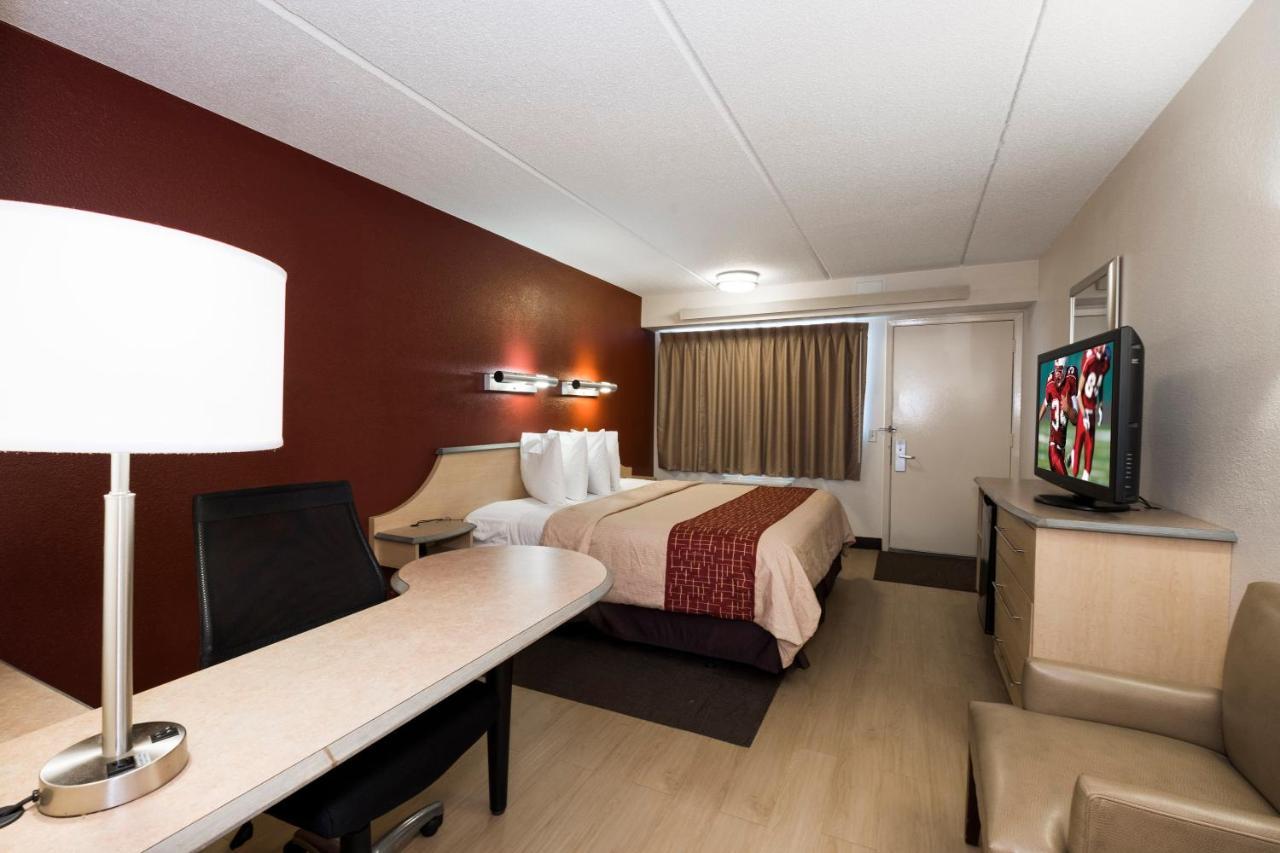 Red Roof Inn Cincinnati Northeast - Блу-Аш Екстер'єр фото