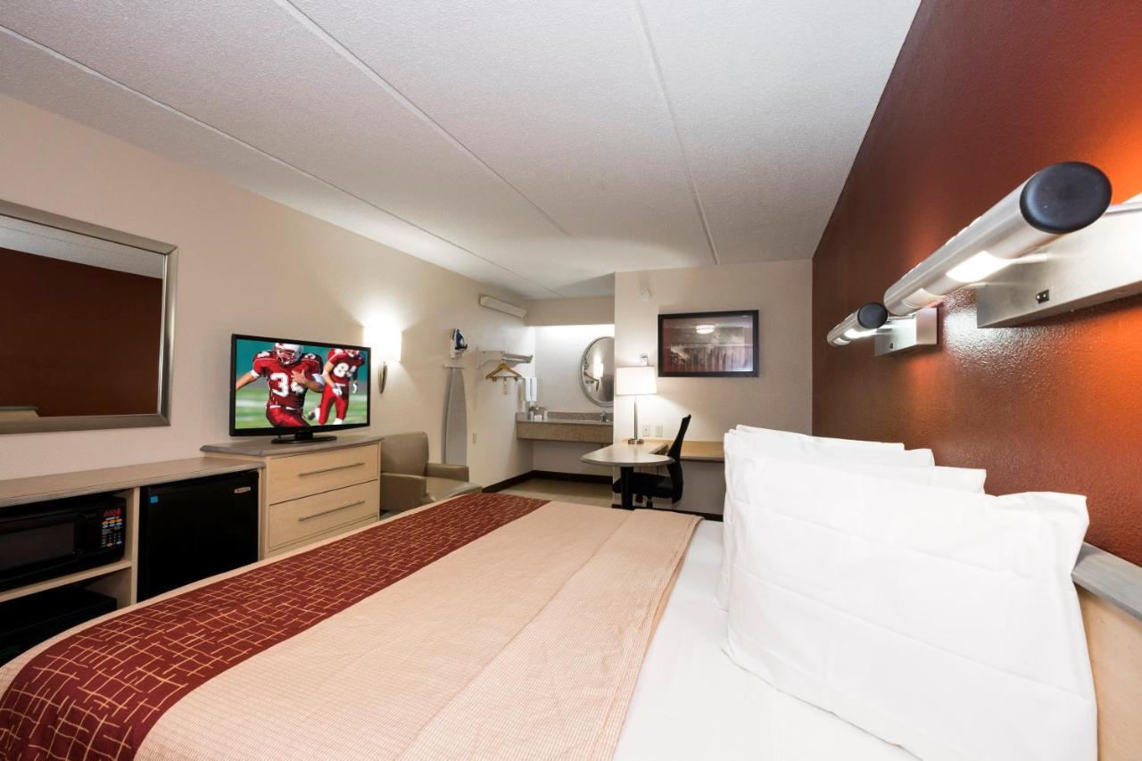 Red Roof Inn Cincinnati Northeast - Блу-Аш Екстер'єр фото
