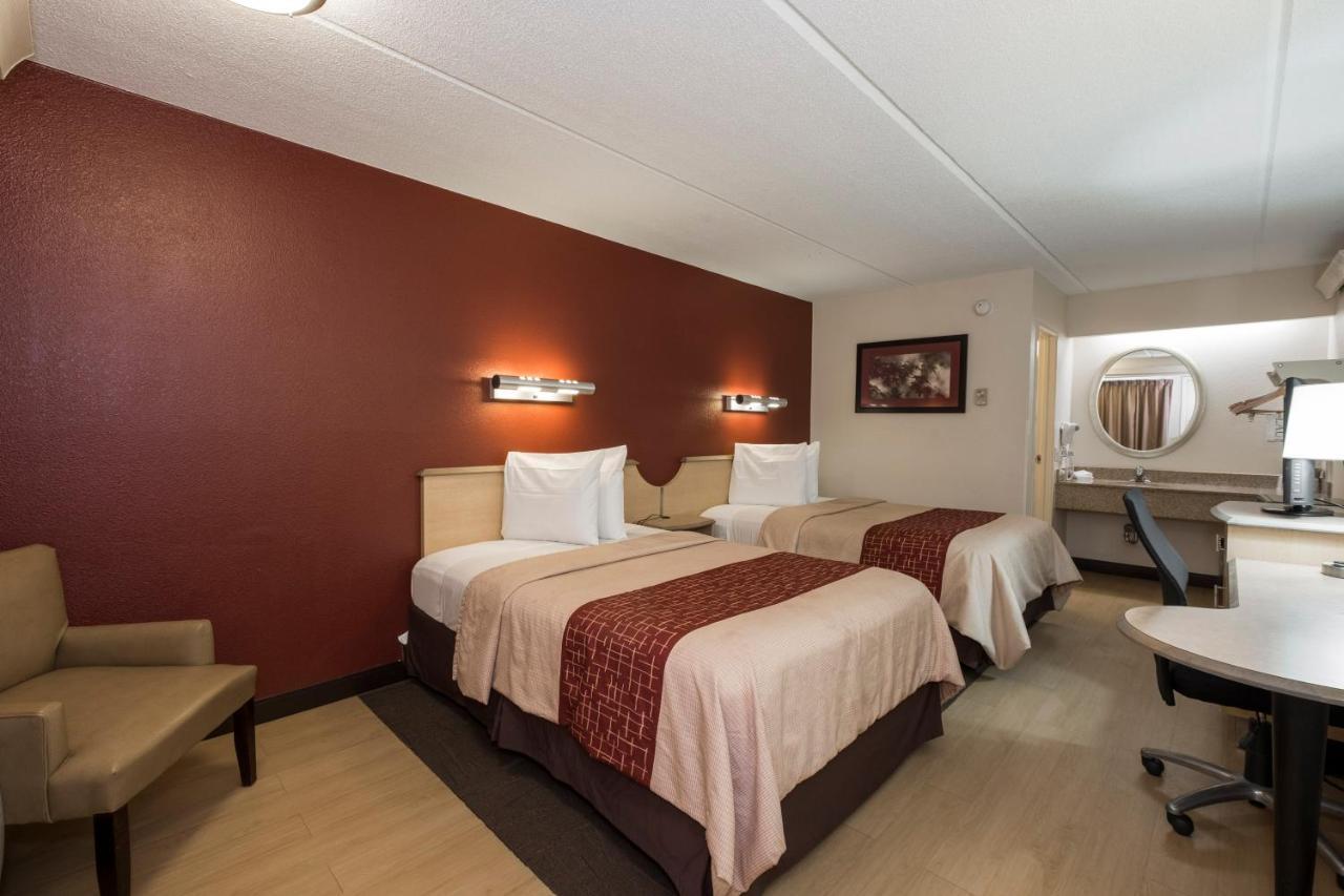 Red Roof Inn Cincinnati Northeast - Блу-Аш Екстер'єр фото