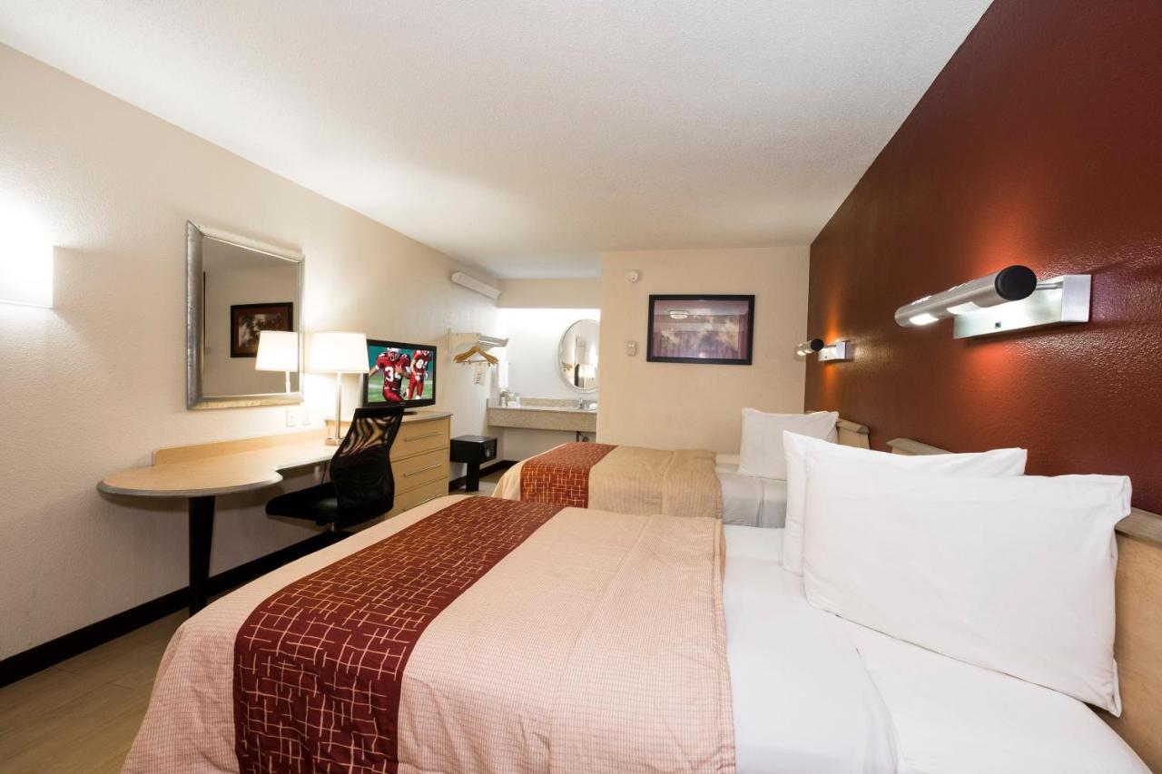 Red Roof Inn Cincinnati Northeast - Блу-Аш Екстер'єр фото