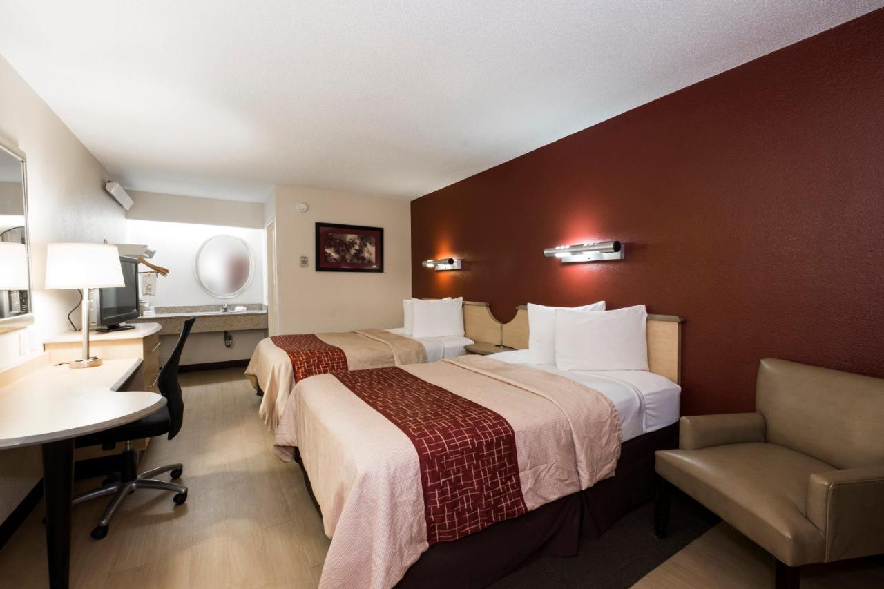 Red Roof Inn Cincinnati Northeast - Блу-Аш Екстер'єр фото