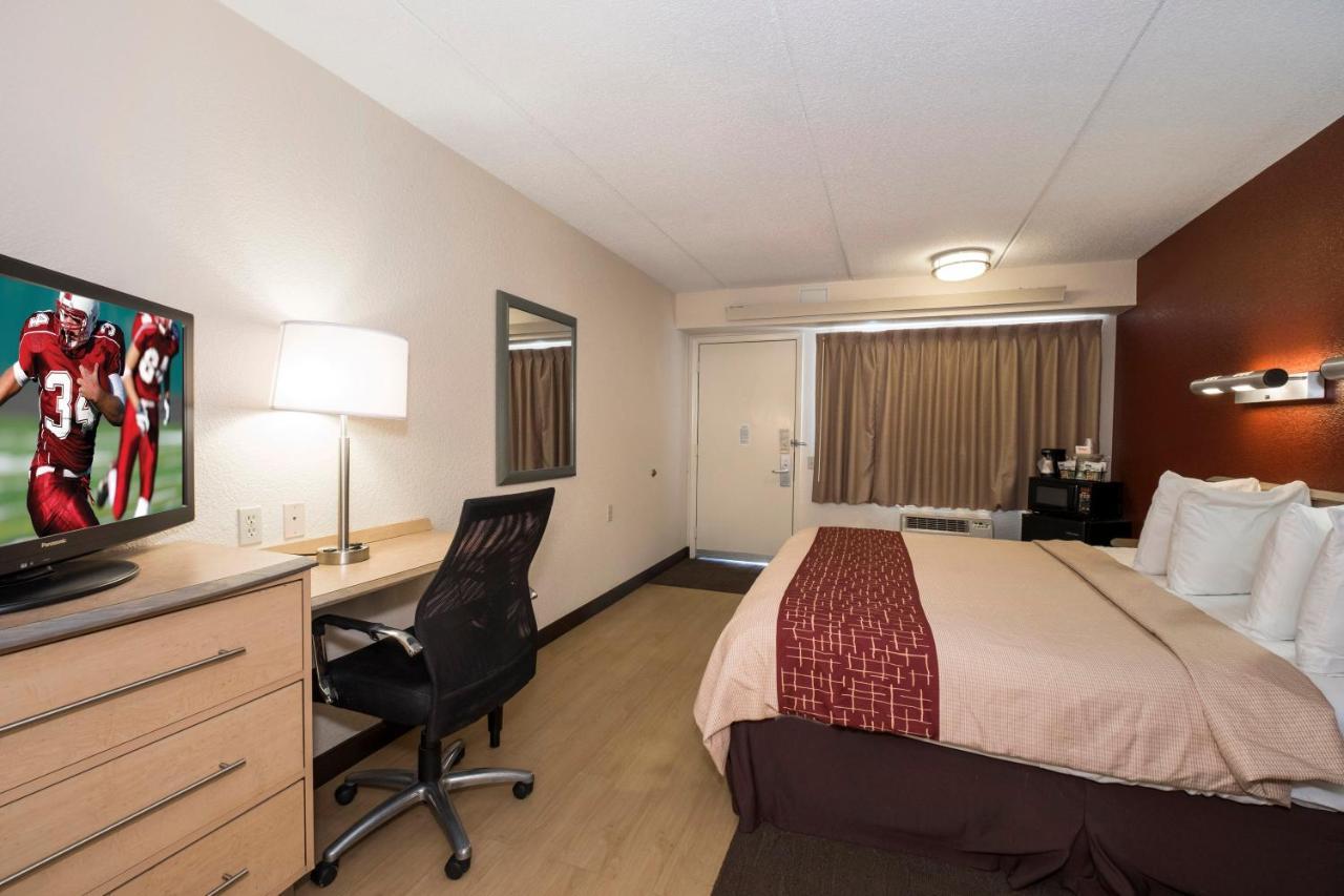 Red Roof Inn Cincinnati Northeast - Блу-Аш Екстер'єр фото