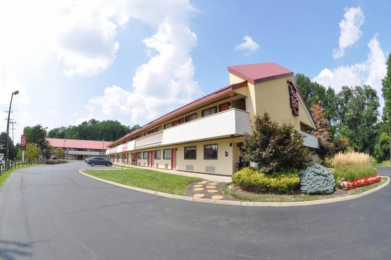 Red Roof Inn Cincinnati Northeast - Блу-Аш Екстер'єр фото