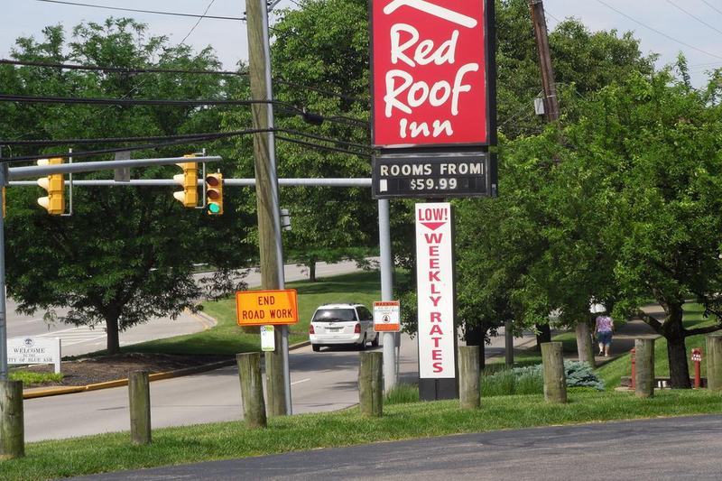 Red Roof Inn Cincinnati Northeast - Блу-Аш Екстер'єр фото