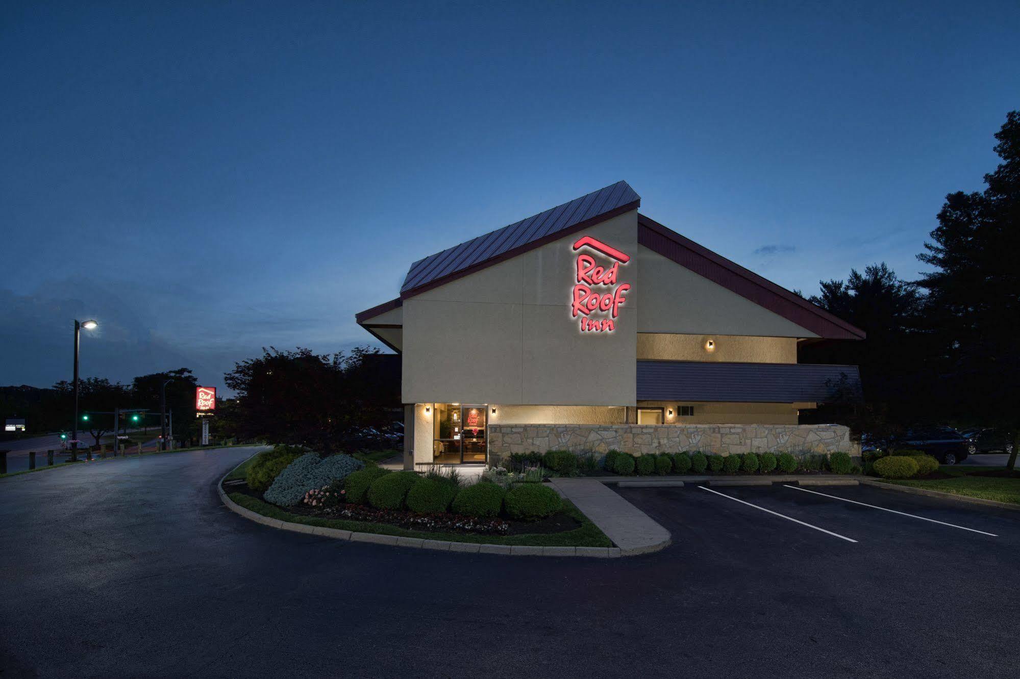 Red Roof Inn Cincinnati Northeast - Блу-Аш Екстер'єр фото