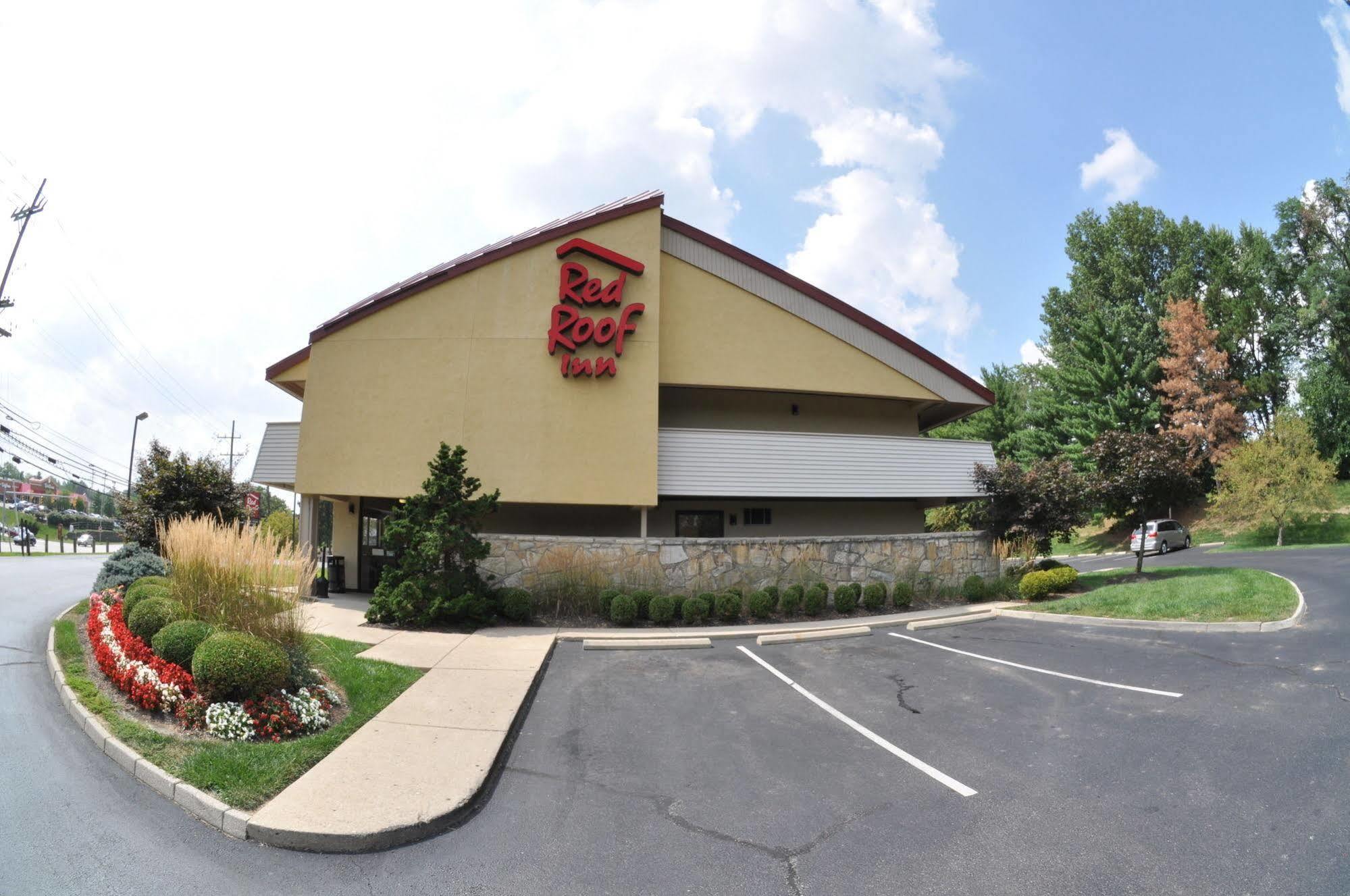 Red Roof Inn Cincinnati Northeast - Блу-Аш Екстер'єр фото