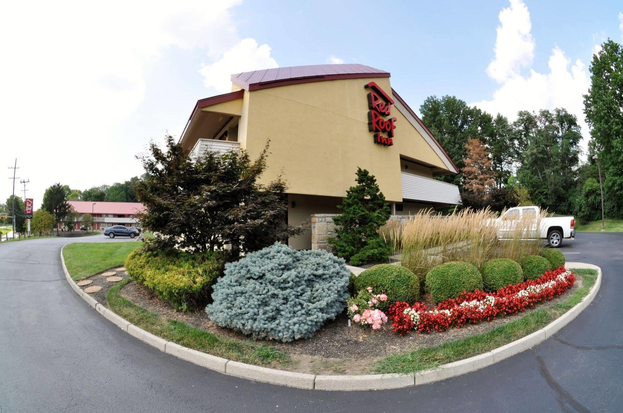 Red Roof Inn Cincinnati Northeast - Блу-Аш Екстер'єр фото