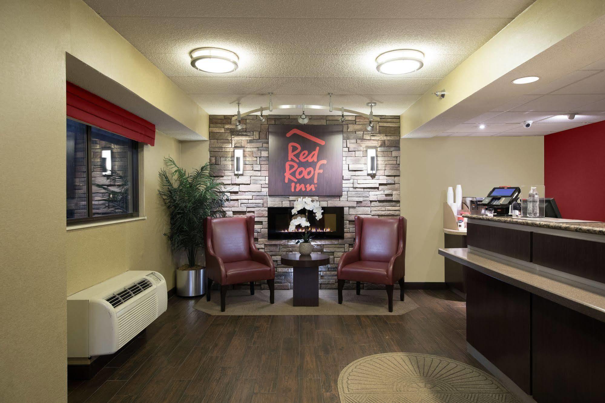 Red Roof Inn Cincinnati Northeast - Блу-Аш Екстер'єр фото