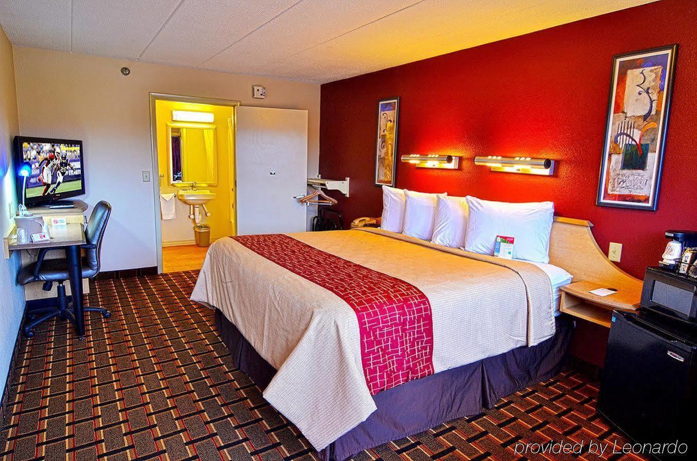 Red Roof Inn Cincinnati Northeast - Блу-Аш Екстер'єр фото