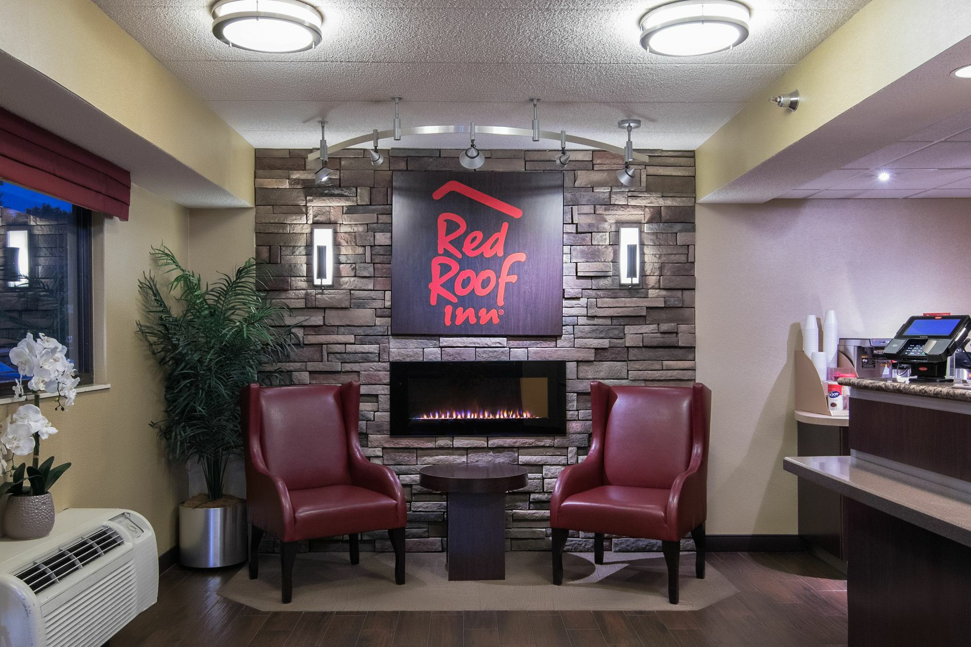 Red Roof Inn Cincinnati Northeast - Блу-Аш Екстер'єр фото